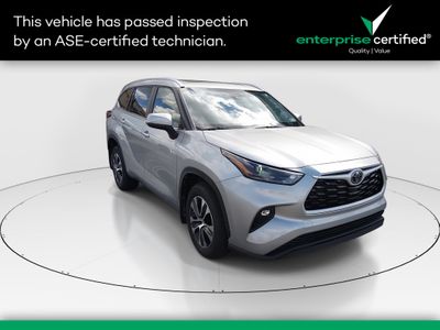 2024 Toyota Highlander XLE AWD — front three-quarter view