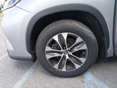 2024 Toyota Highlander — photo 10 view