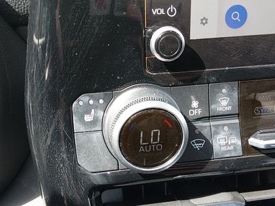 2024 Toyota Highlander — photo 18 view
