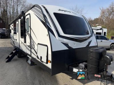 2022 Jayco White Hawk 27RK — front three-quarter view