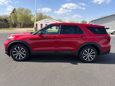 2021 Ford Explorer — side profile view