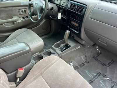 2004 Toyota Tacoma - Photo 16
