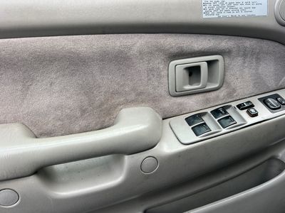 2004 Toyota Tacoma - Photo 12