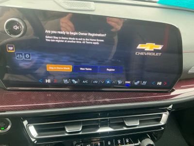 2026 Chevrolet Traverse — photo 12 view