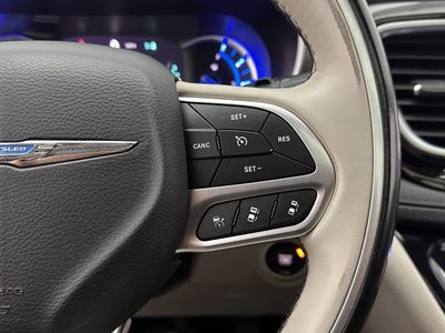 2018 Chrysler Pacifica - Photo 16