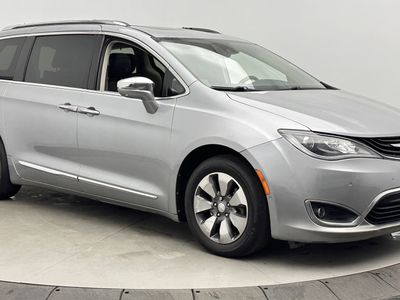2018 Chrysler Pacifica - Photo 3