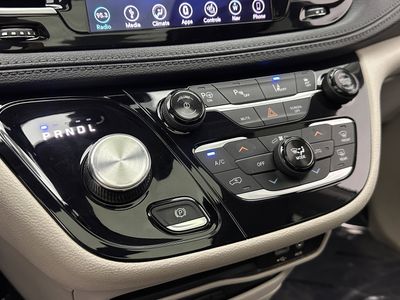 2018 Chrysler Pacifica - Photo 13