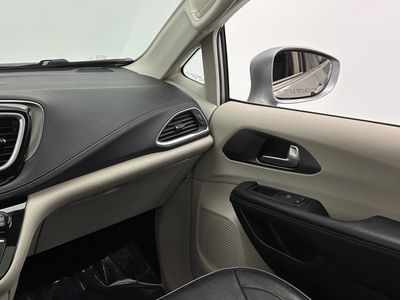 2018 Chrysler Pacifica - Photo 25