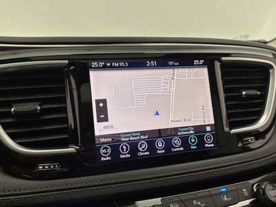 2018 Chrysler Pacifica - Photo 5