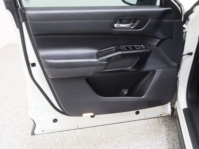 2022 Nissan Pathfinder FWD - Photo 12