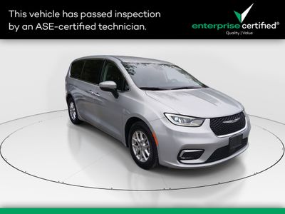 2023 Chrysler Pacifica Touring L FWD — front three-quarter view