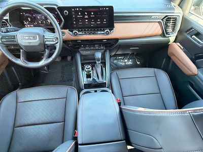 2024 GMC Canyon — photo 15 view