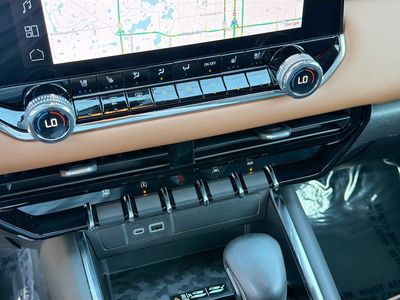 2024 GMC Canyon — photo 33 view