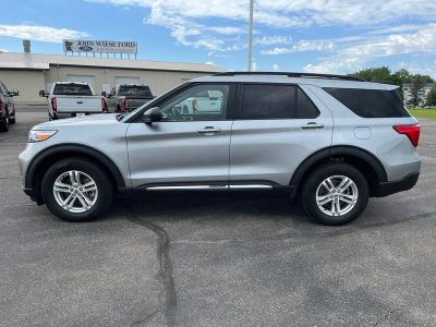 2023 Ford Explorer — side profile view