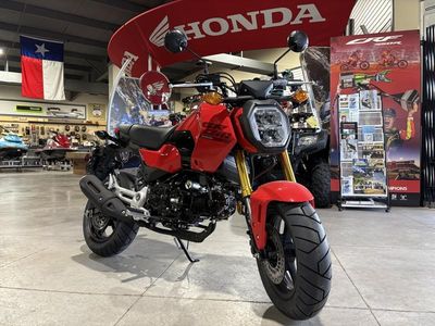 2026 Honda Grom Grom125 — front three-quarter view