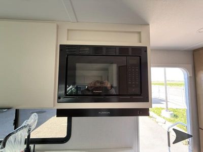 2026 Winnebago Thrive — photo 10 view