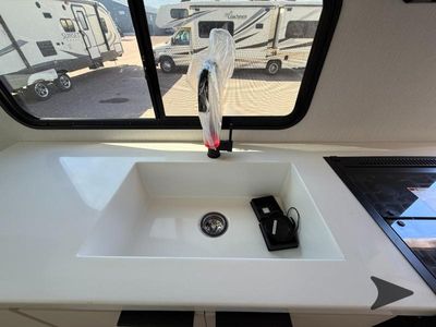 2026 Winnebago Thrive — photo 12 view