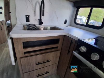 2024 Grand Design Imagine - Photo 12