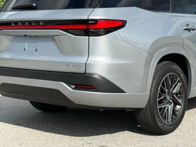 2025 Lexus TX - Photo 13