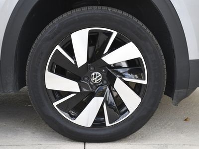 2025 Volkswagen Atlas Cross Sport — photo 31 view