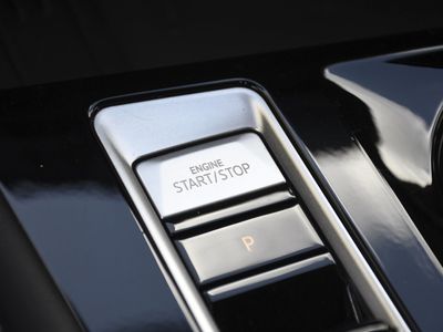 2025 Volkswagen Atlas Cross Sport — photo 14 view