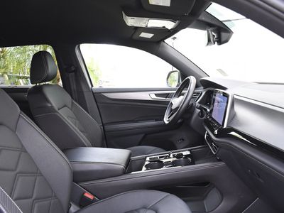 2025 Volkswagen Atlas Cross Sport — photo 27 view