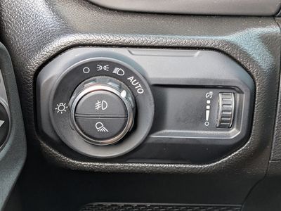 2023 Jeep Gladiator — photo 22 view