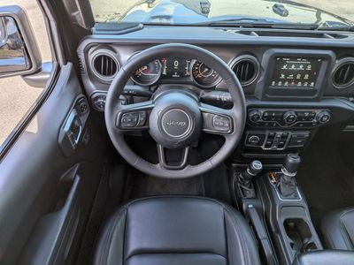 2023 Jeep Gladiator — photo 17 view