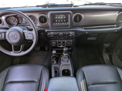 2023 Jeep Gladiator — photo 16 view