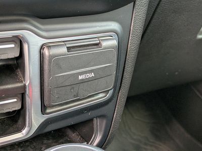 2023 Jeep Gladiator — photo 31 view