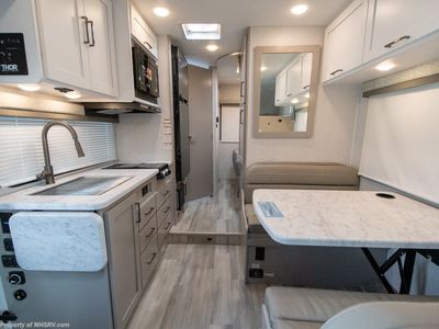 2026 Thor Motor Coach Four Winds — photo 8 view