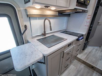 2026 Thor Motor Coach Four Winds — photo 14 view