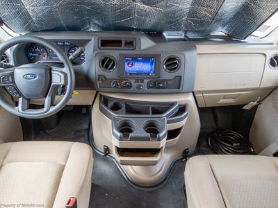 2026 Thor Motor Coach Four Winds — photo 32 view