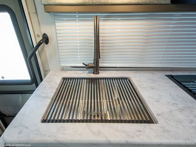 2026 Thor Motor Coach Four Winds — photo 15 view