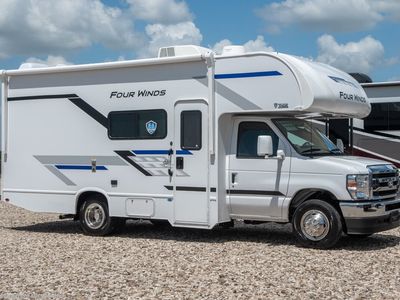 2026 Thor Motor Coach Four Winds — photo 35 view