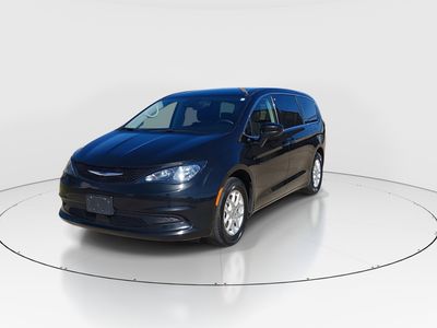 2023 Chrysler Voyager - Photo 3