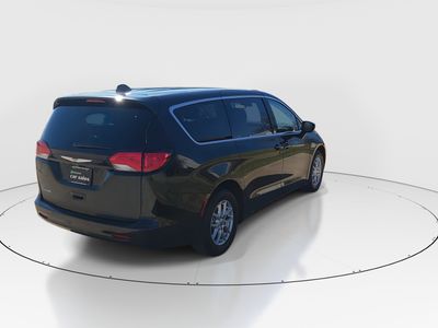 2023 Chrysler Voyager - Photo 7