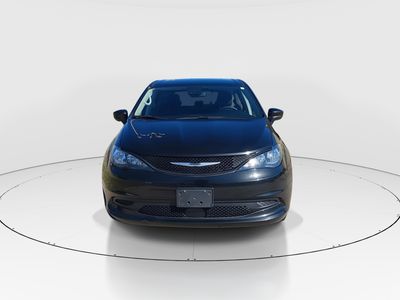 2023 Chrysler Voyager - Photo 2