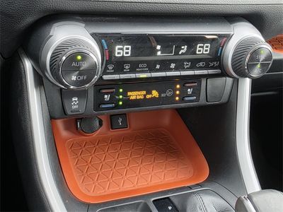 2021 Toyota RAV4 - Photo 20