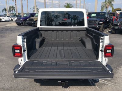 2026 Jeep Gladiator - Photo 14