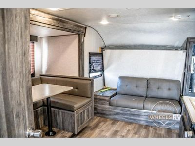 2019 Forest River RV Wildwood FSX - Photo 12
