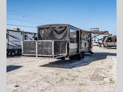 2019 Forest River RV Wildwood FSX - Photo 3