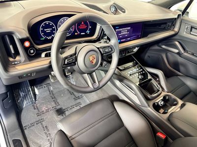 2026 Porsche Cayenne - Photo 4