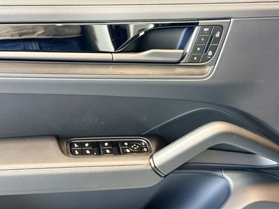 2026 Porsche Cayenne - Photo 11