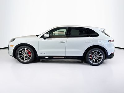 2026 Porsche Cayenne - Photo 2