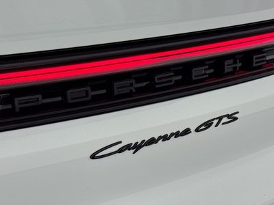 2026 Porsche Cayenne - Photo 25