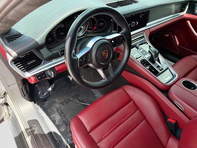 2019 Porsche Panamera — photo 25 view