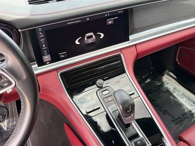 2019 Porsche Panamera — photo 27 view
