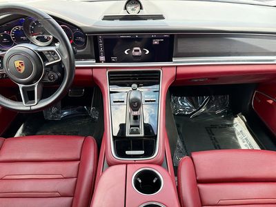 2019 Porsche Panamera — photo 18 view