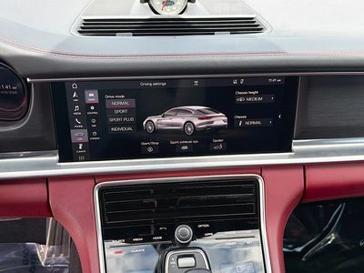 2019 Porsche Panamera — photo 29 view